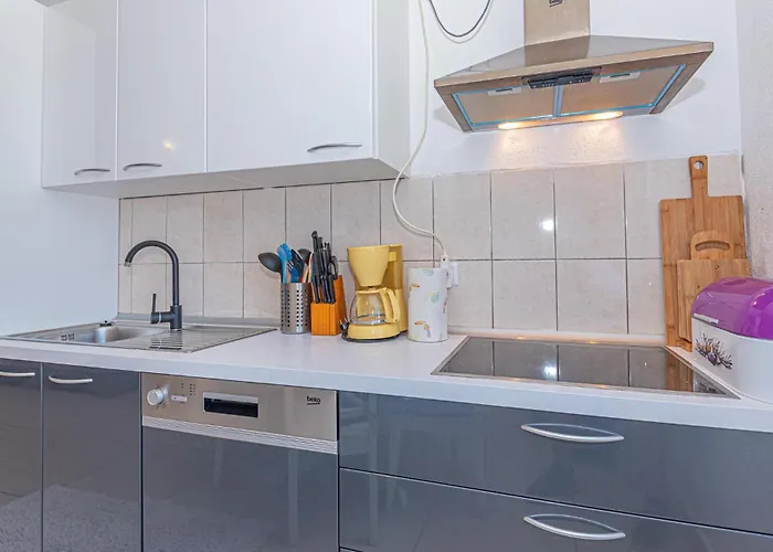 Two-bedroom In Kanica Apartment *